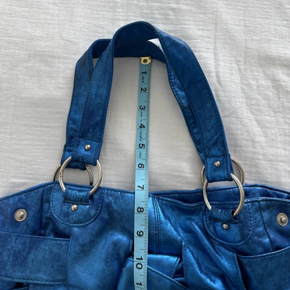 Y2K blue metallic faux leather shoulder bag w/ silver hardware - Picture 9 of 10
